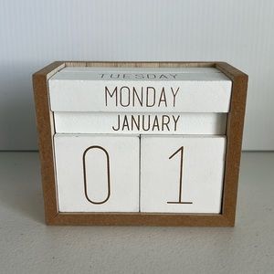 Perpetual Calendar Wooden Blocks Month Day Date Tabletop for Desk Office
